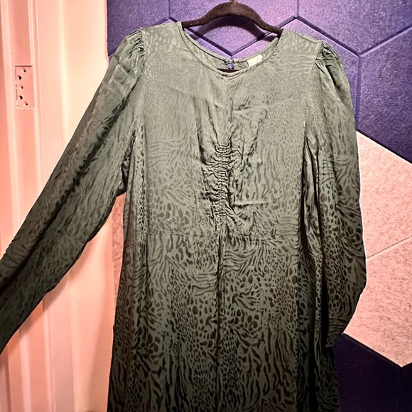 H&M viscose leopard print deep green midi dress - Picture 1 of 5